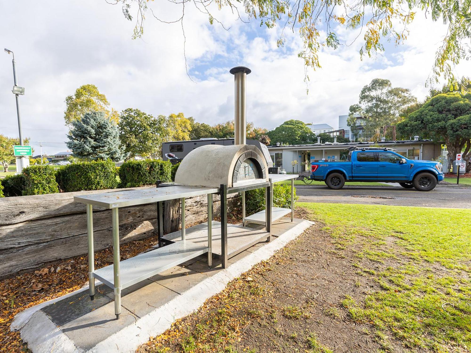 Nrma Bairnsdale Riverside Holiday Park Bagian luar foto