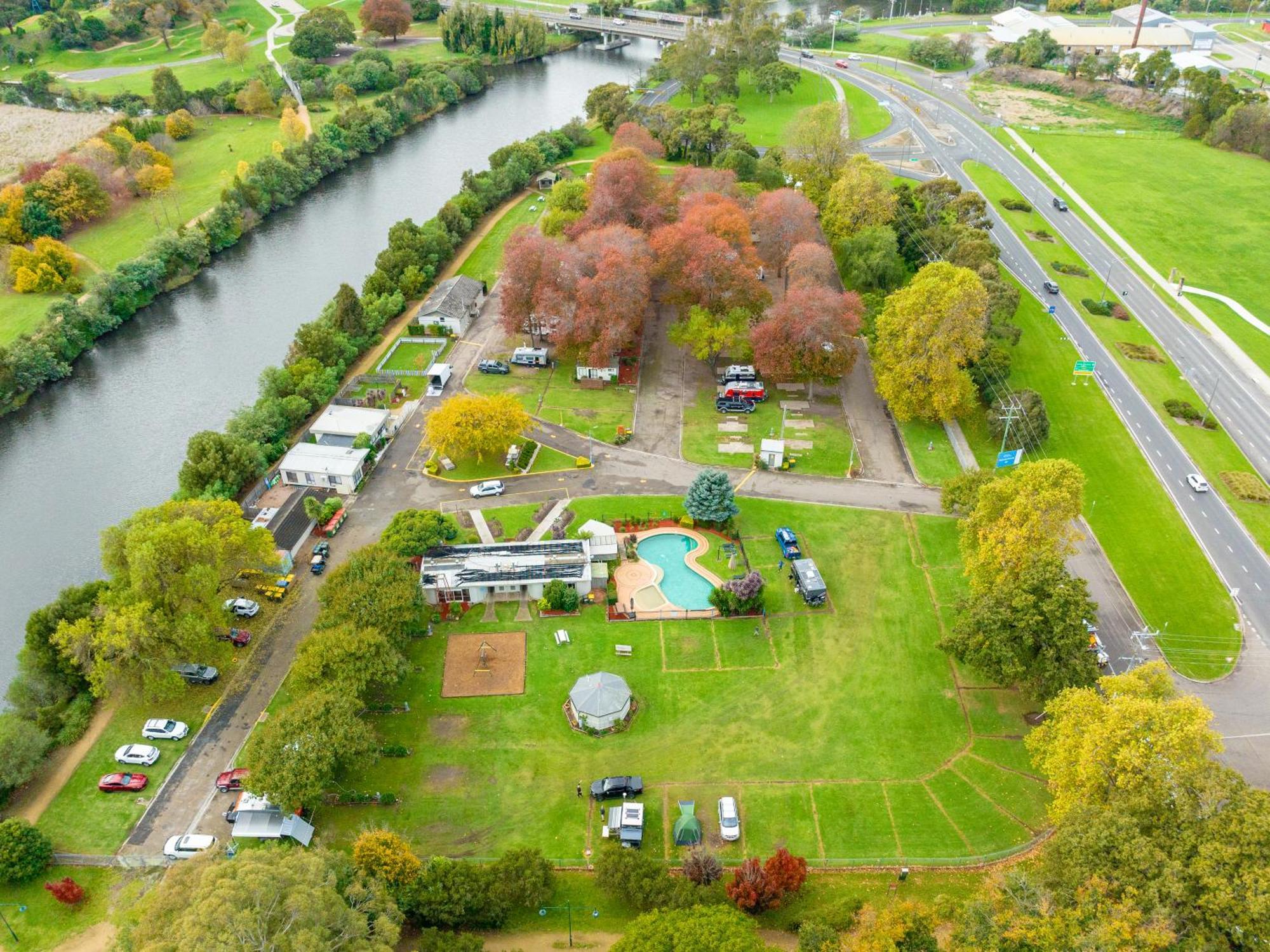 Nrma Bairnsdale Riverside Holiday Park Bagian luar foto