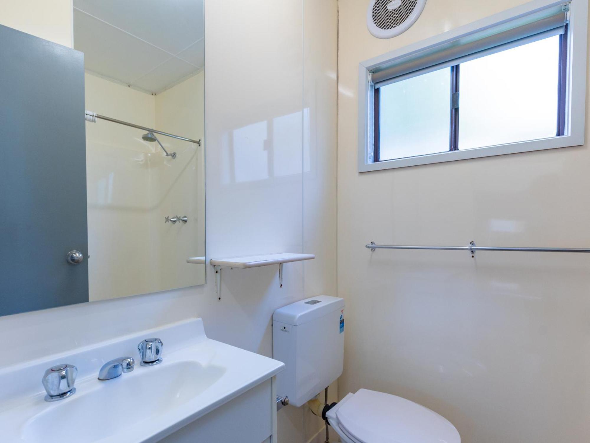 Nrma Bairnsdale Riverside Holiday Park Ruang foto
