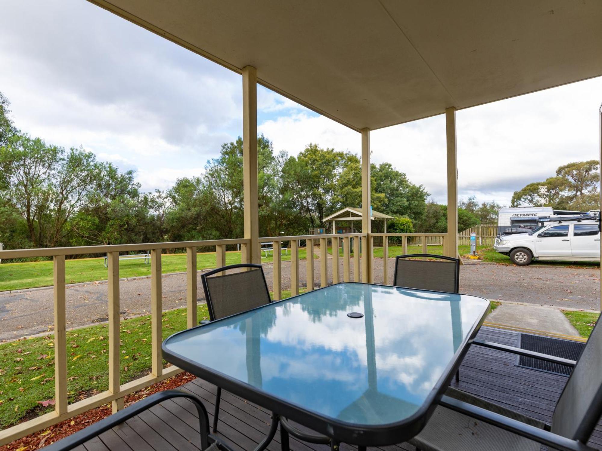 Nrma Bairnsdale Riverside Holiday Park Ruang foto