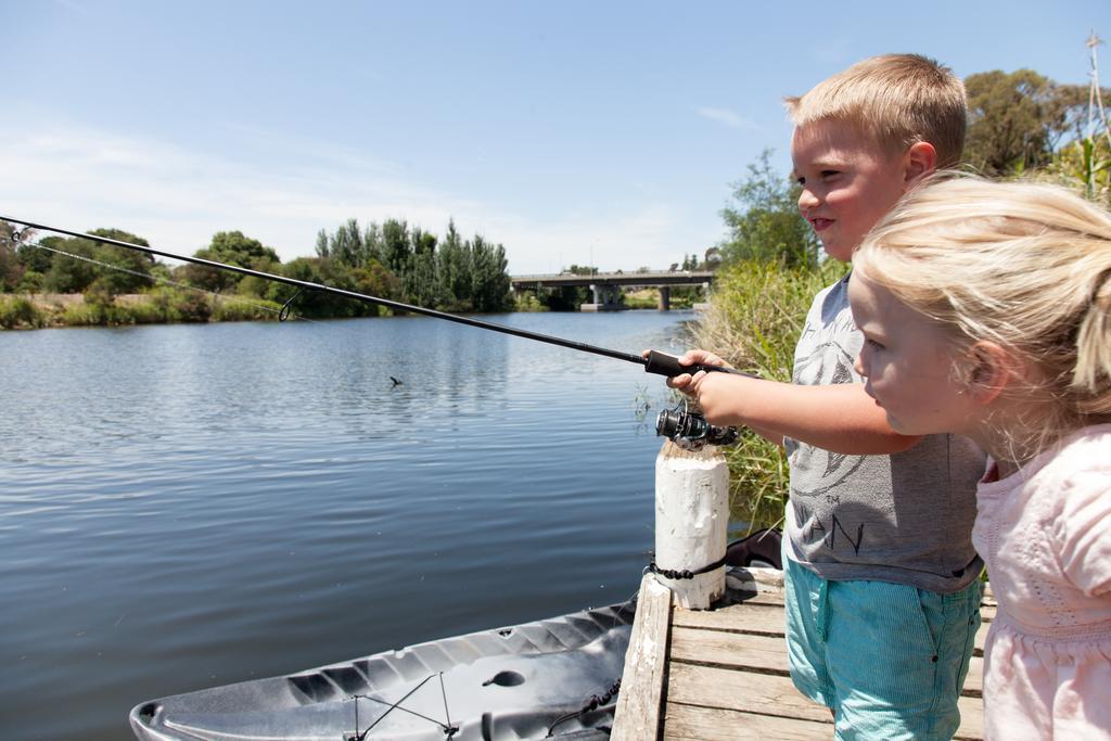 Nrma Bairnsdale Riverside Holiday Park Bagian luar foto