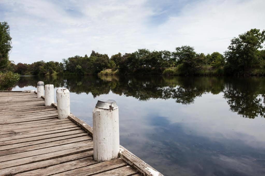 Nrma Bairnsdale Riverside Holiday Park Bagian luar foto