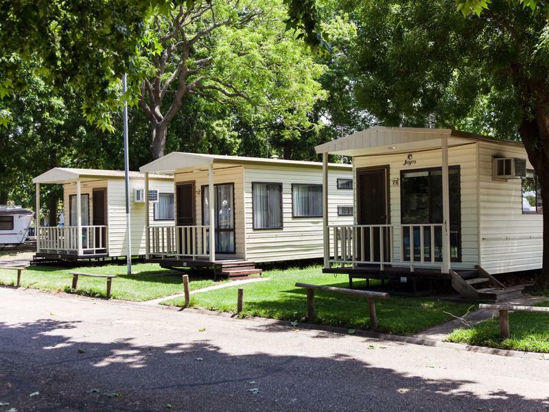 Nrma Bairnsdale Riverside Holiday Park Bagian luar foto