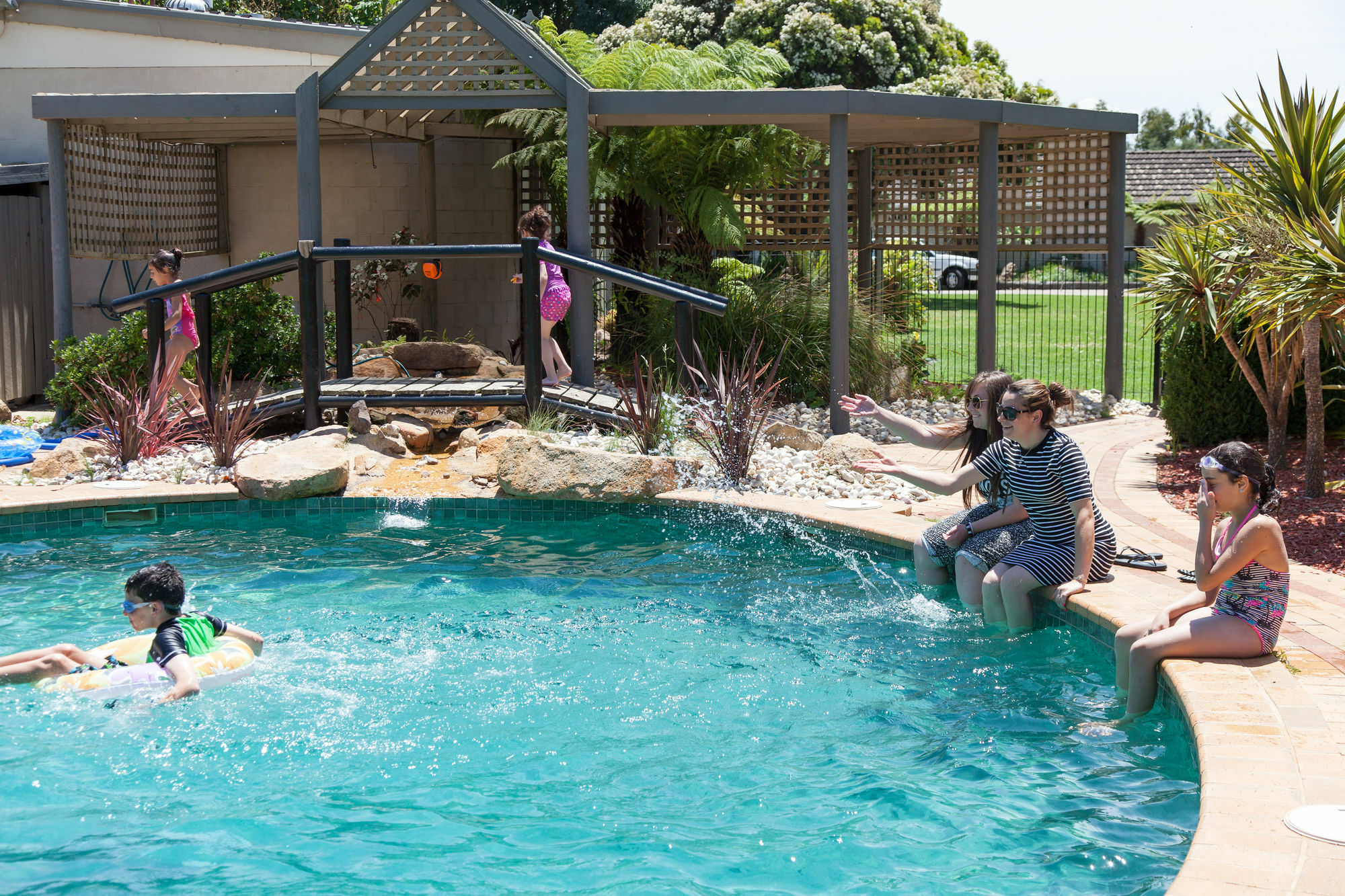 Nrma Bairnsdale Riverside Holiday Park Bagian luar foto